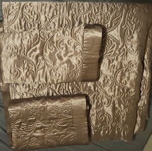 Vintage Discontinued Filedcrest Elegant 100% Silk Bedding Set